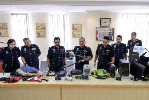 PK03_23092019_POLIS_KES_PECAH_RUMAH