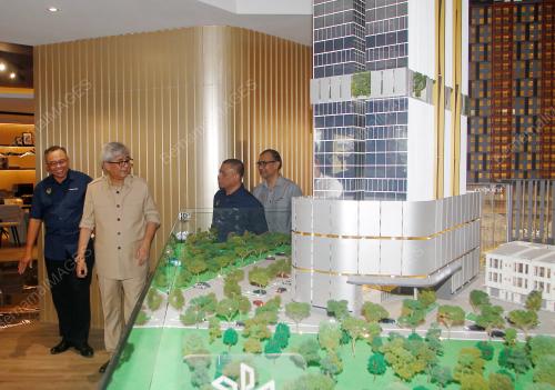 RAJA ISKANDAR DZURKARNAIN SULTAN IDRIS SHAH