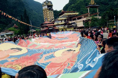 PK03_24052013_WESAK