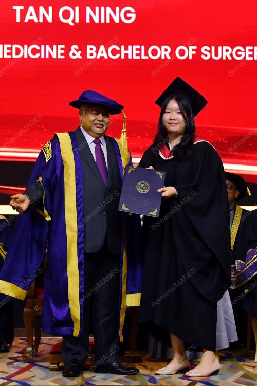 DATUK SERI DR VIJAY ESWARAN