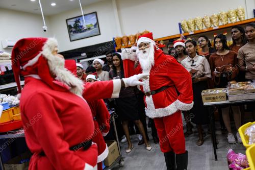 TINJAUAN HARI KRISMAS