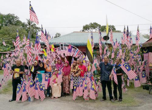 PK03_25082016_BENDERA
