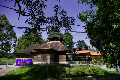 MASJID RAJA KAMPUNG CHEPOR LENGGONG