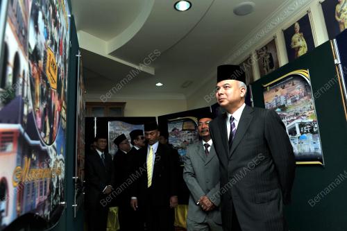 RAJA DR. NAZRIN SHAH