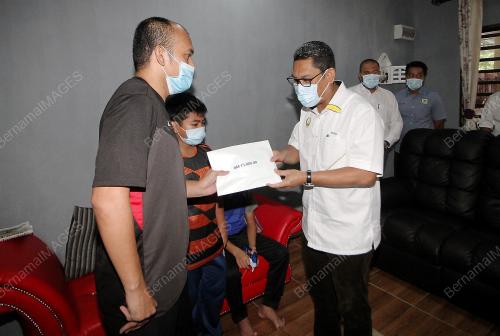 DATUK SERI AHMAD FAIZAL AZUMU