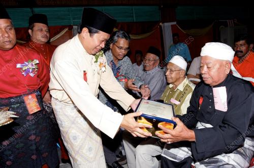 DATUK AHMAD MASLAN