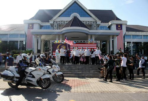 DATUK SERI AHMAD FAIZAL AZUMU