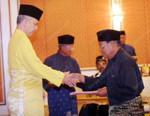 RAJA DR NAZRIN SHAH