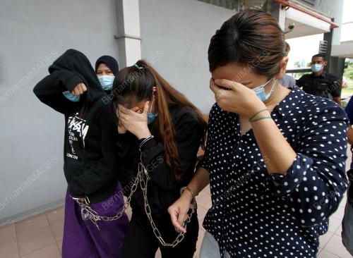 LANGGAR PKPB DI PUSAT HIBURAN