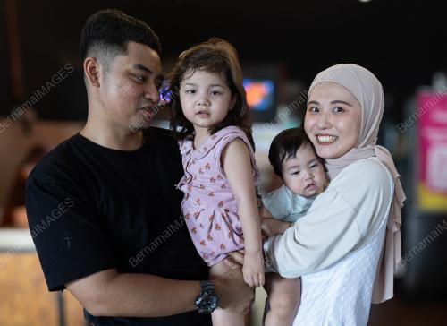 LIPUTAN KISAH CINTA GADIS JEPUN