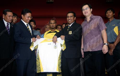 ZAINOL PADZI PAHARUDDIN