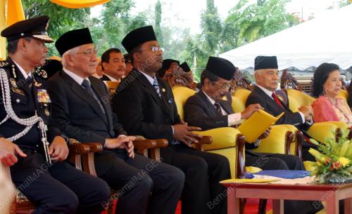 SULTAN AZLAN SHAH