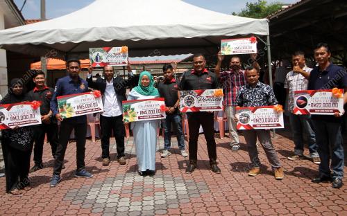 DATUK SERI AHMAD FAIZAL AZUMU