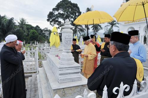 SULTAN AZLAN SHAH