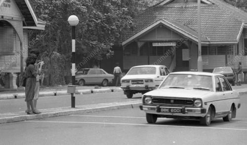 KENDERAAN TIDAK PATUHI UNDANG-UNDANG