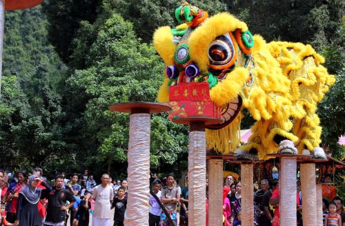 TARIAN SINGA