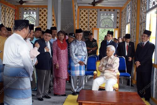 SULTAN AZLAN SHAH