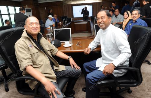 PK04_01042016_NAZRI_AZIZ