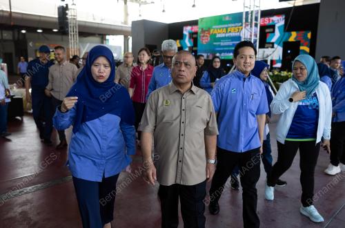 DATUK SERI SAARANI MOHAMAD