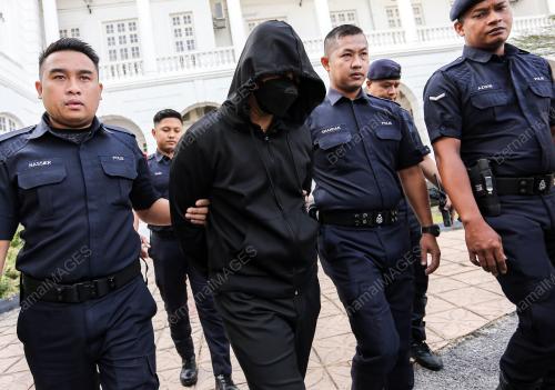 PEGAWAI POLIS DAKWA