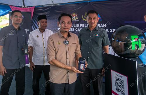 MOHD AZLAN HELMI
