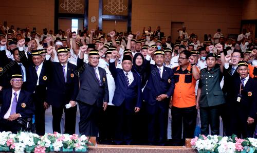 DATUK SERI SAARANI MOHAMAD