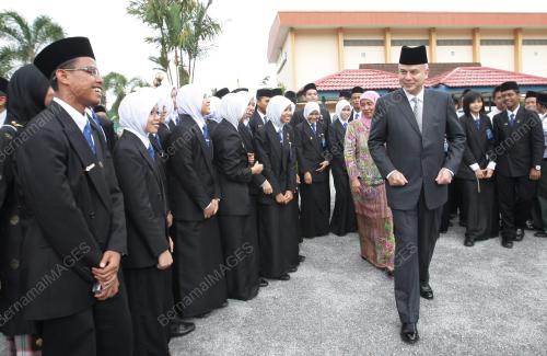 RAJA DR. NAZRIN SHAH