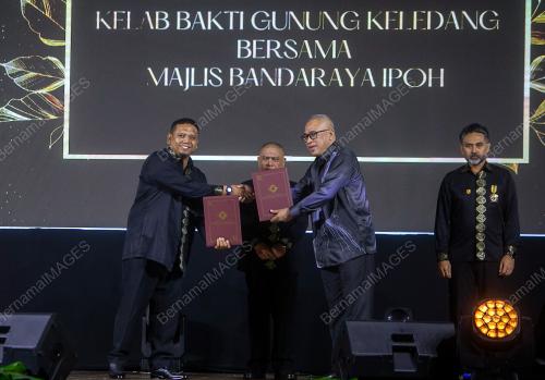 DATUK SERI SAARANI MOHAMAD