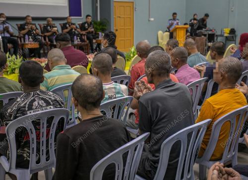 PROGRAM PELEPASAN BANDUAN SECARA LESEN