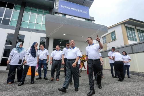 DATUK SERI SAARANI MOHAMAD