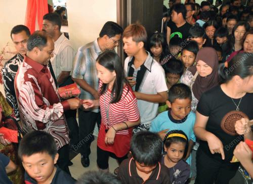 PK04_04022011_ANGPAU