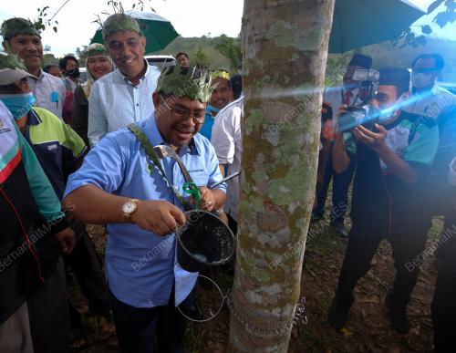 DATUK DR MOHD KHAIRUDDIN AMAN RAZALI