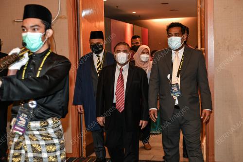DATUK SERI SAARANI MOHAMAD