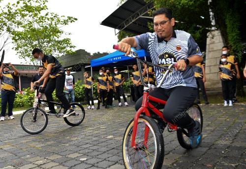 DATUK SERI AHMAD FAIZAL AZUMU