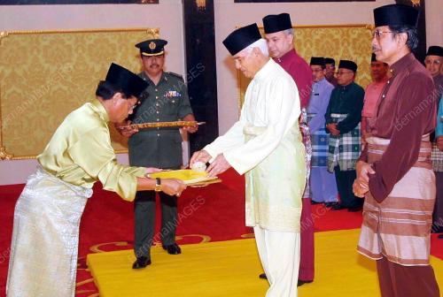 SULTAN AZLAN SHAH