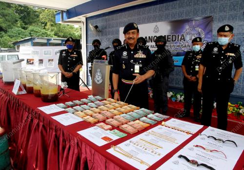 DATUK RAZARUDIN HUSAIN