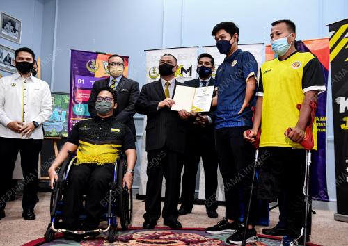 DATUK SERI SAARANI MOHAMAD
