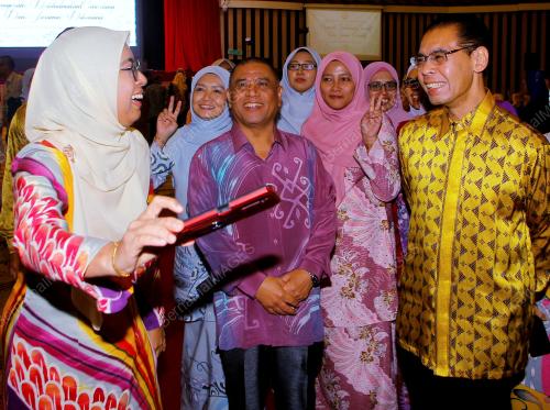 DATUK SERI SAARANI MOHAMAD