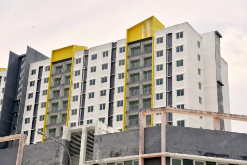RUMAH TERBENGKALAI D'AMAN RESIDENSI MERU RAYA