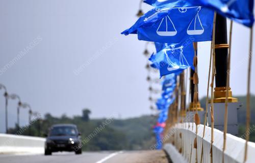 PK04_07042018_BENDERA