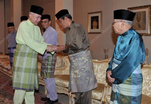 RAJA DR. NAZRIN SHAH