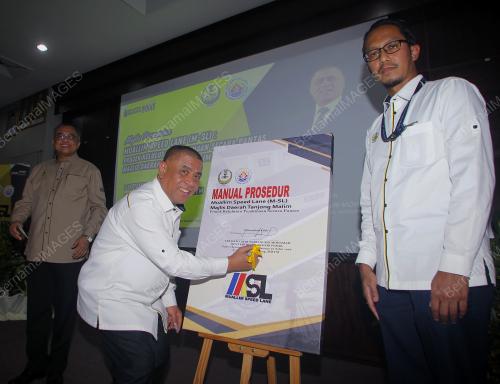 DATUK SERI SAARANI MOHAMAD