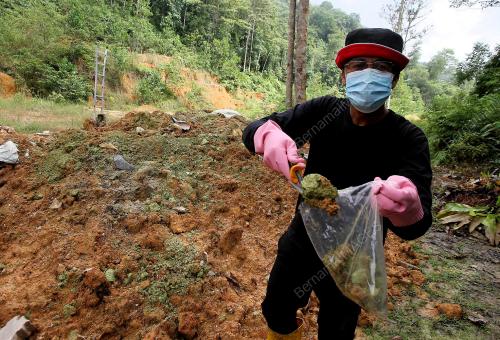 BAHAN BUANGAN DIPERCAYAI SISA INDUSTRI