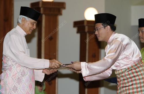 SULTAN AZLAN SHAH