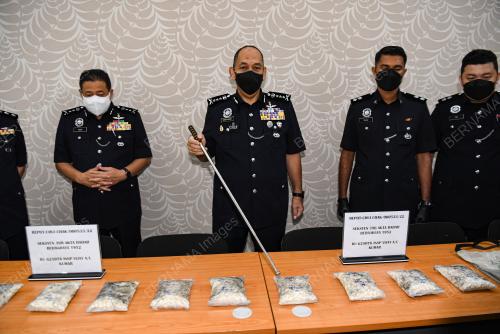 DATUK MIOR FARIDALATHRASH WAHID