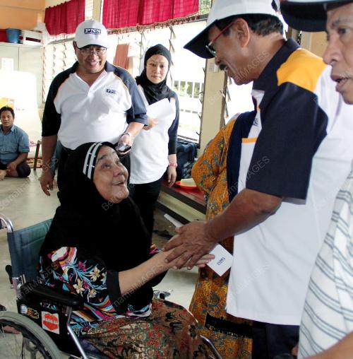 PK04_08112012_BANTUAN