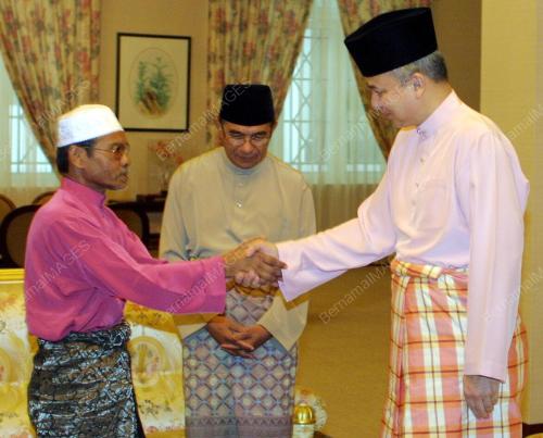 RAJA NAZRIN SHAH
