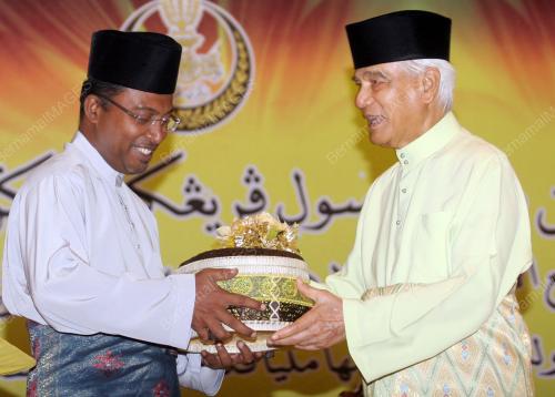 SULTAN AZLAN SHAH