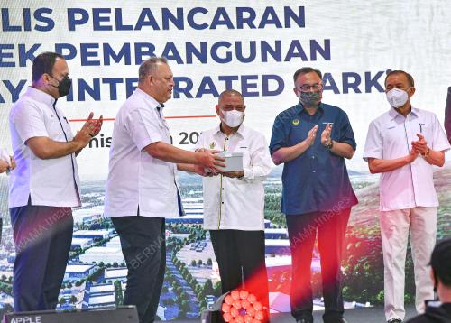 DATUK SERI SAARANI MOHAMAD