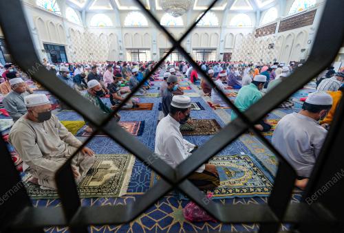 TINJAUAN SOLAT JUMAAT DI MASJID